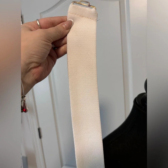 Vintage |  80's "x" Style Stretchy Adjustable Belt - Picture 5 of 6